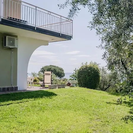 Host4u - Gardoncino With Pool And Beautiful Garden On Of Garda Lejlighed *